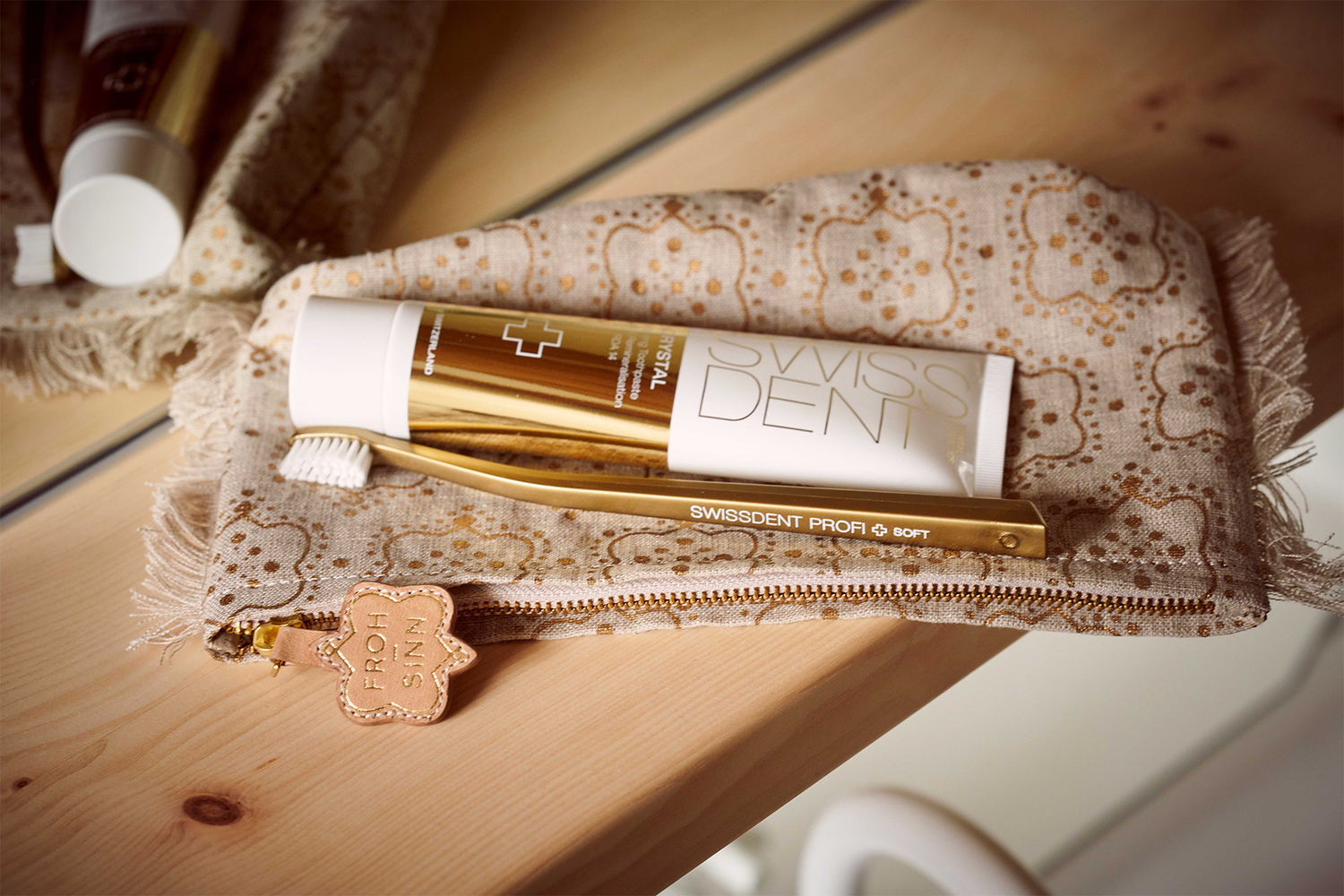 FROHSINN loves SWISSDENT!