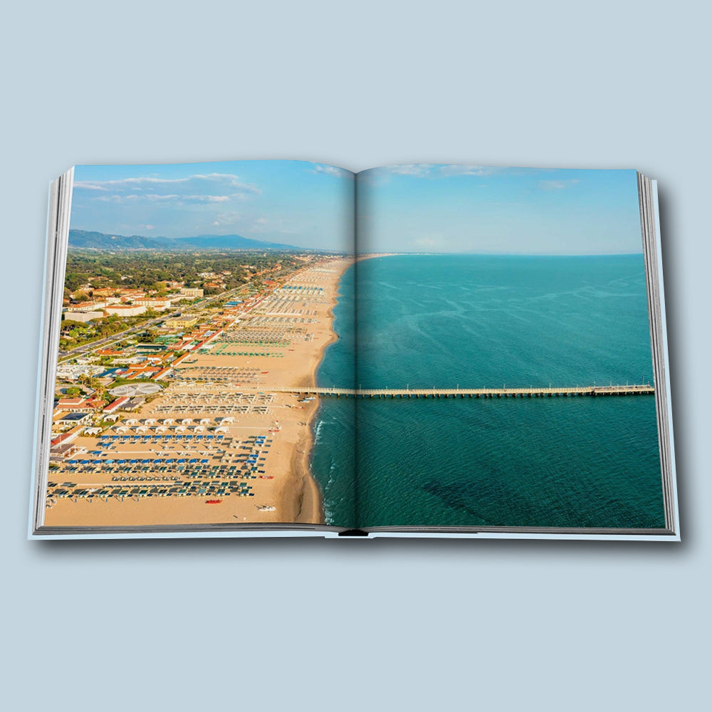 Forte dei Marmi Buch von Assouline, Farbe Hellblau