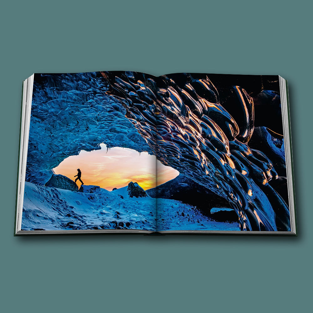 Buch Iceland Epic von ASSOULINE im Farbton Petrol Grün