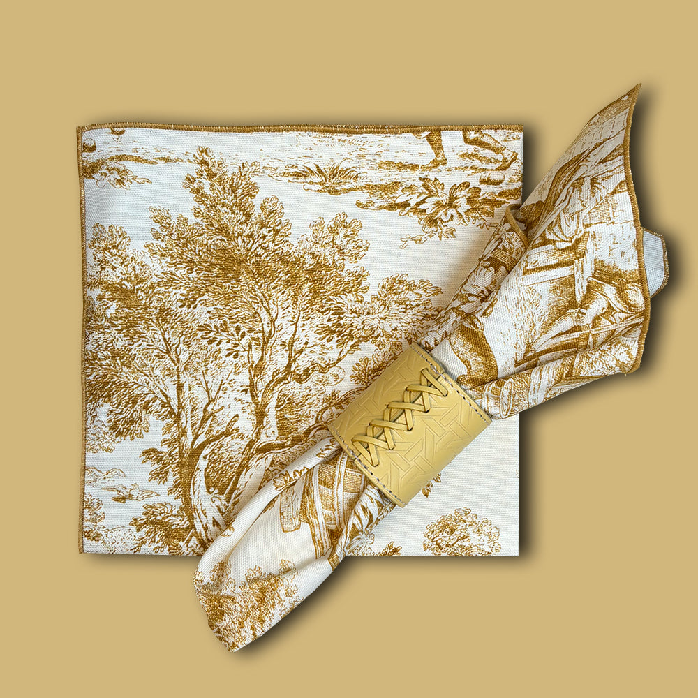 Serviette mit Toile de jouy Muster aus Baumwolle von Borgo delle Tovaglie im Fabton gelb