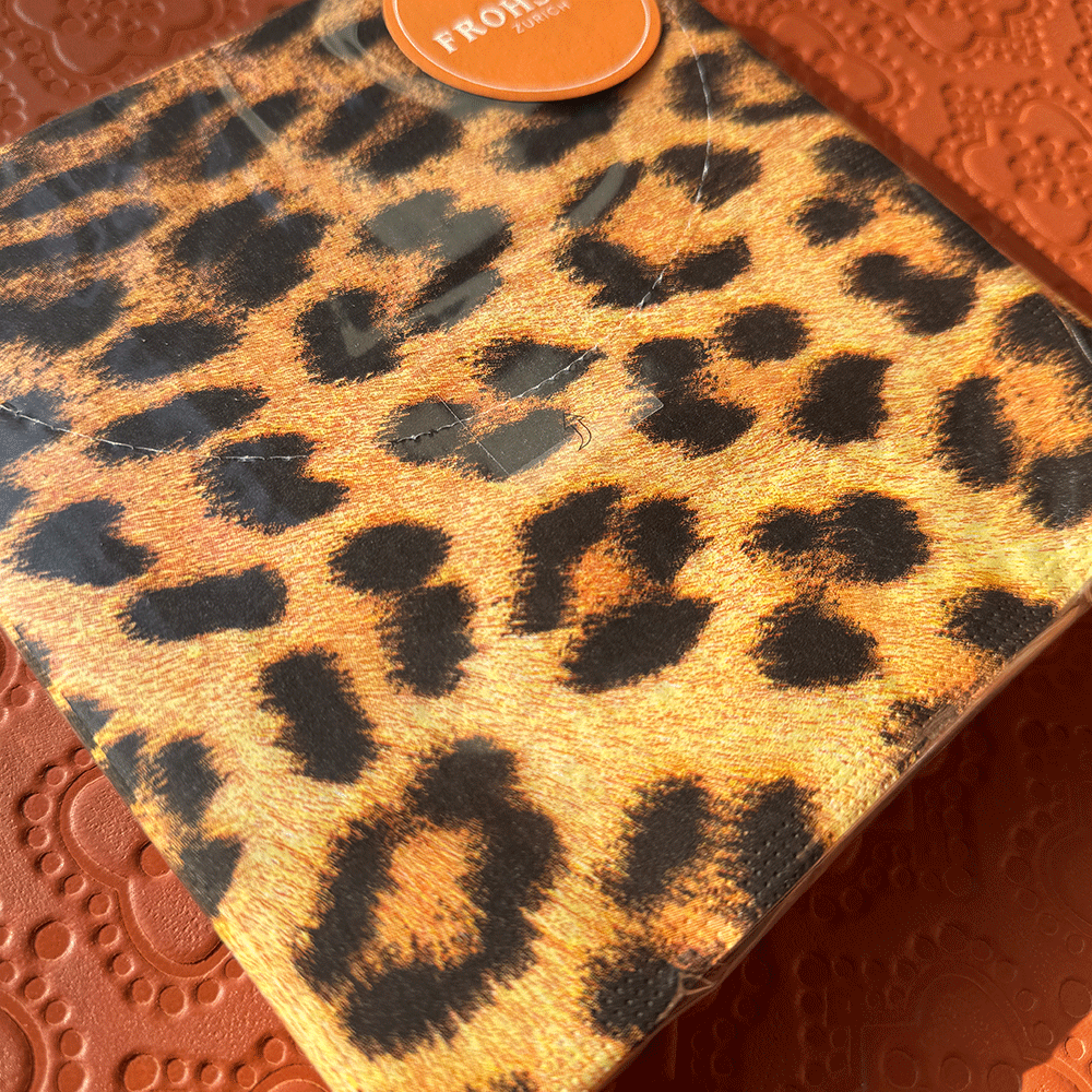 Serviette PPD im Leopard Couture Design von Paperproducts Design