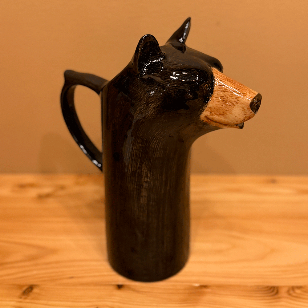 Schwarzbär Krug aus Keramik von Quail Ceramics
