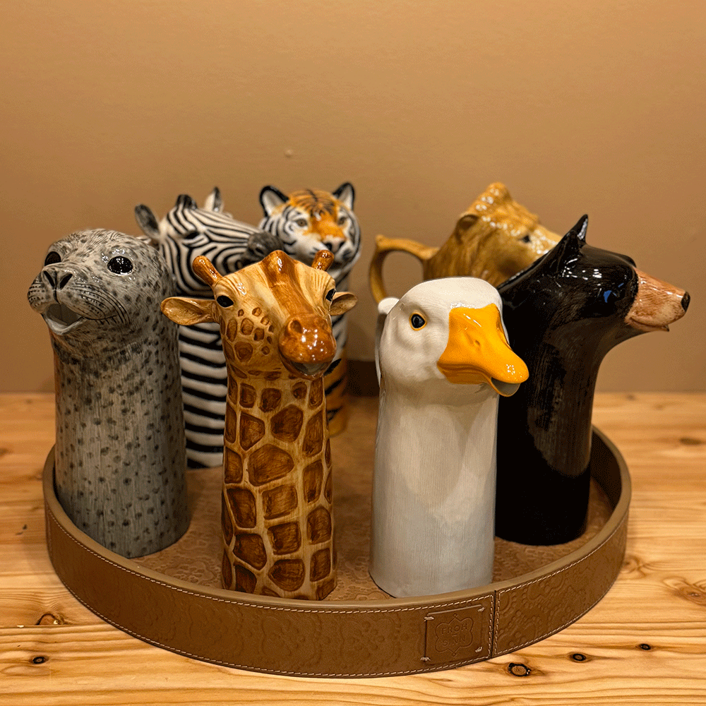 Schwarzbär Krug aus Keramik von Quail Ceramics