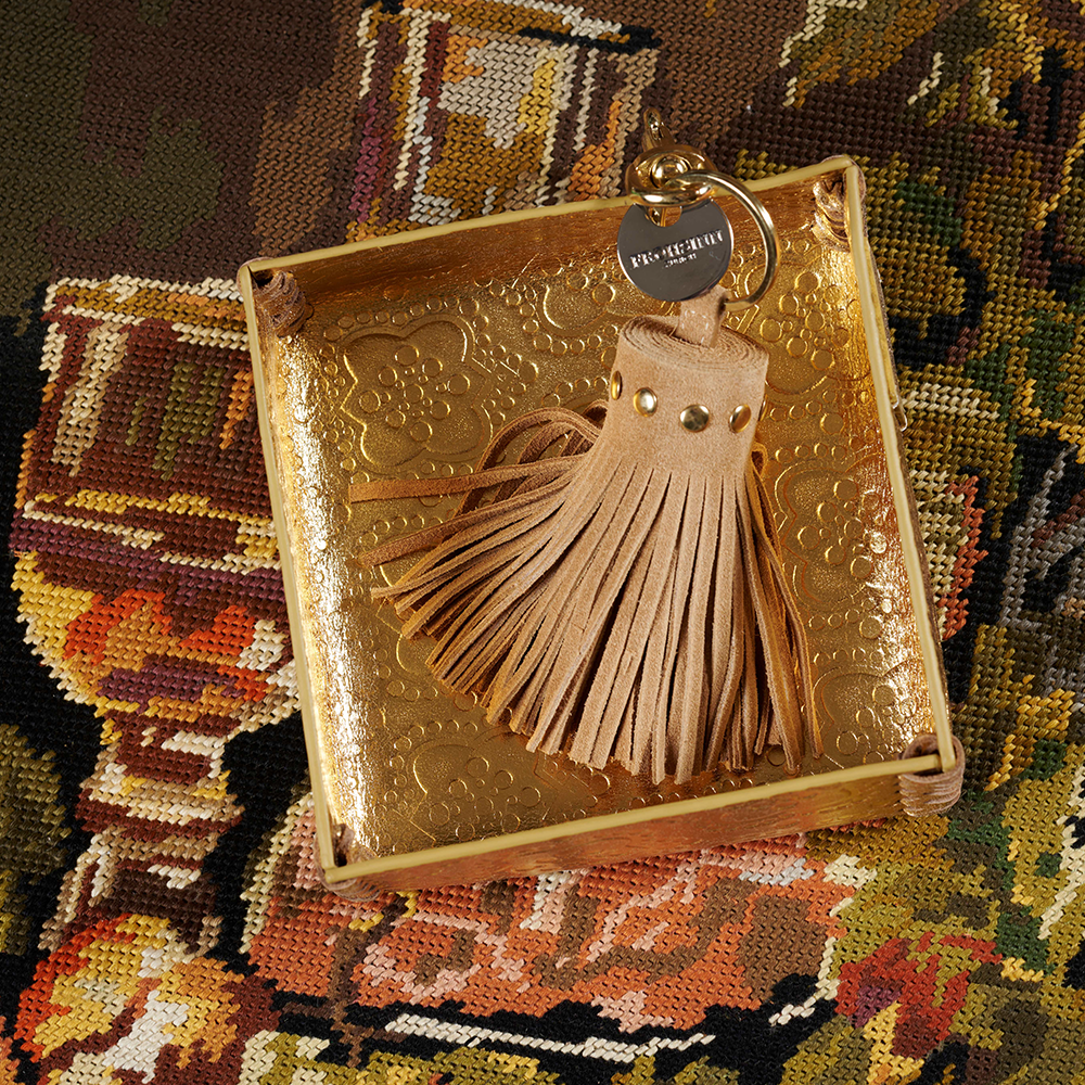 Schlüsselanhänger TASSEL aus Leder im Farbton braun 'camel'