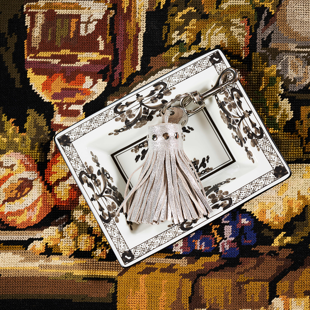 Schlüsselanhänger TASSEL aus Leder im Farbton silber 'silver'