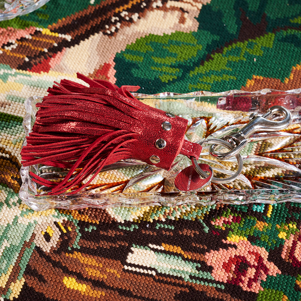 Schlüsselanhänger TASSEL aus Leder im Farbton rot 'strawberry'