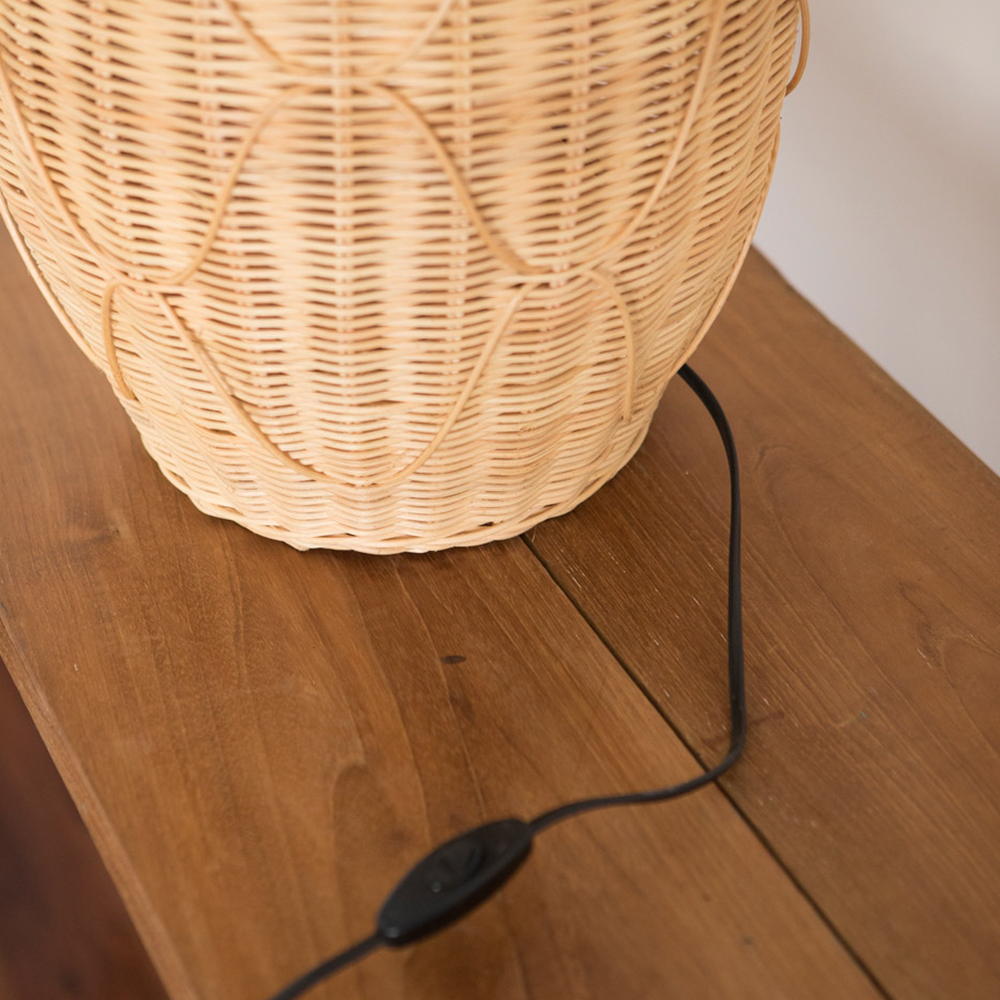 Tischleuchte PINEAPPLE von Mahe Homeware Spanien, Handgefertigt aus Rattan