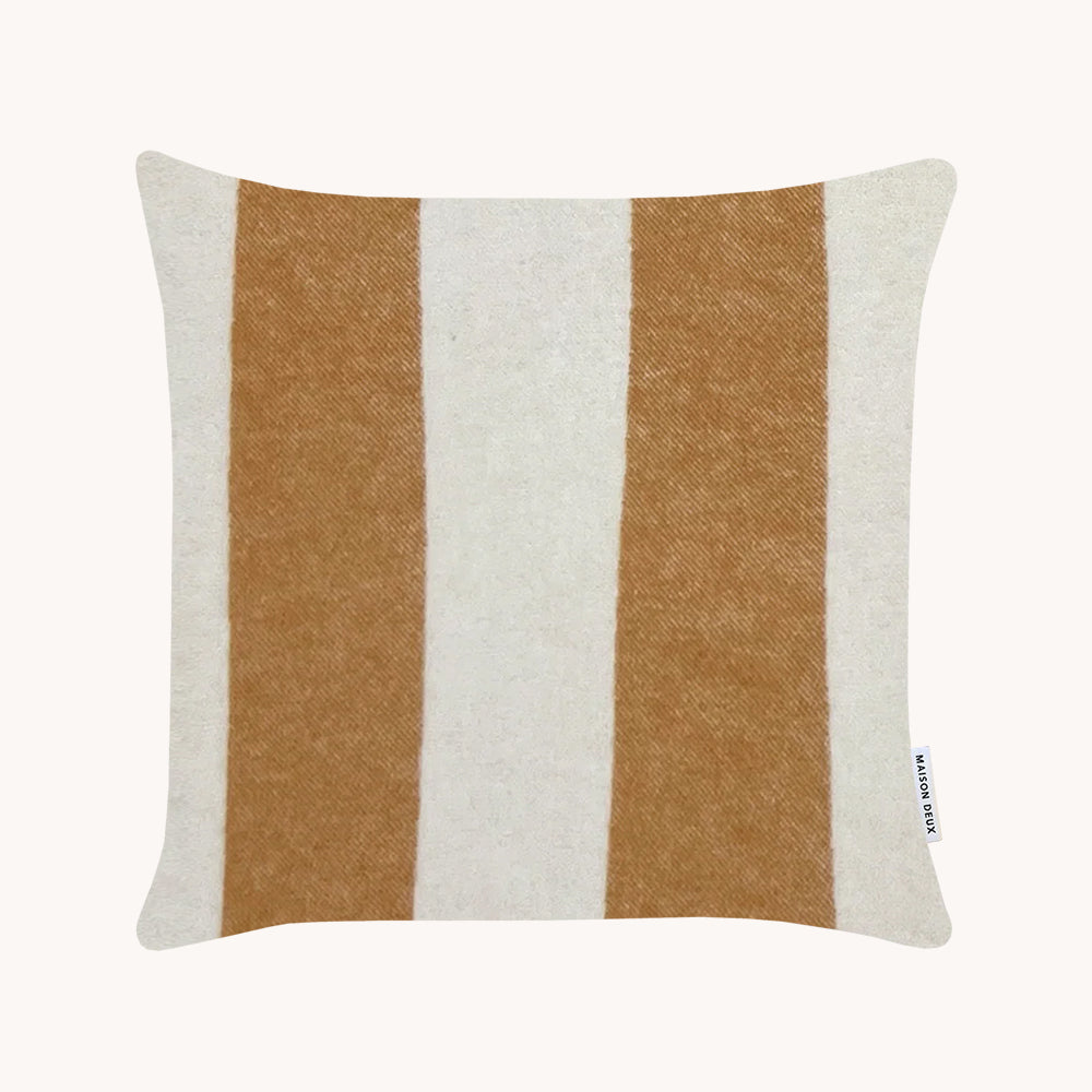 Kissenbezug ohne Füllung, mit dem Muster ROUGH STRIPE im Farbton terra braun von Maison Deux