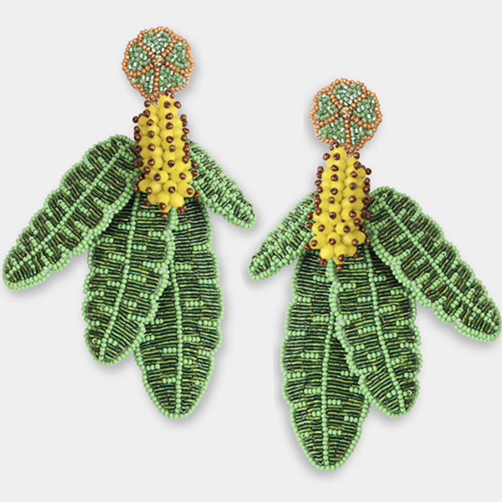 Ohrringe BANANA LEAF im Farbton grün gelb von Olivia Dar, Handwerkskunst von Indien