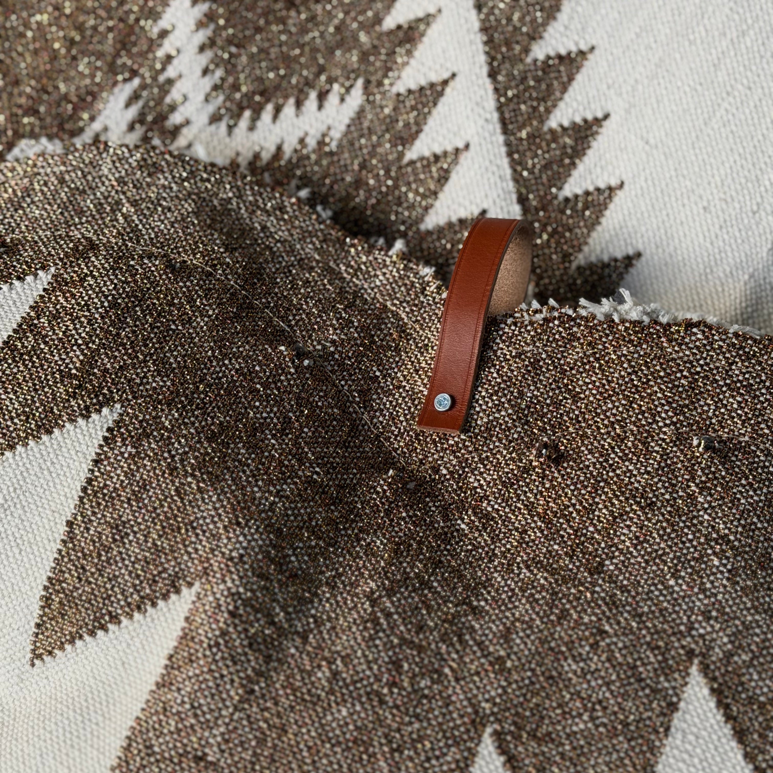 Palme klein NAVAJO mit LED Lichter, im Farbton bronze und weiss mit Lederaufhängung