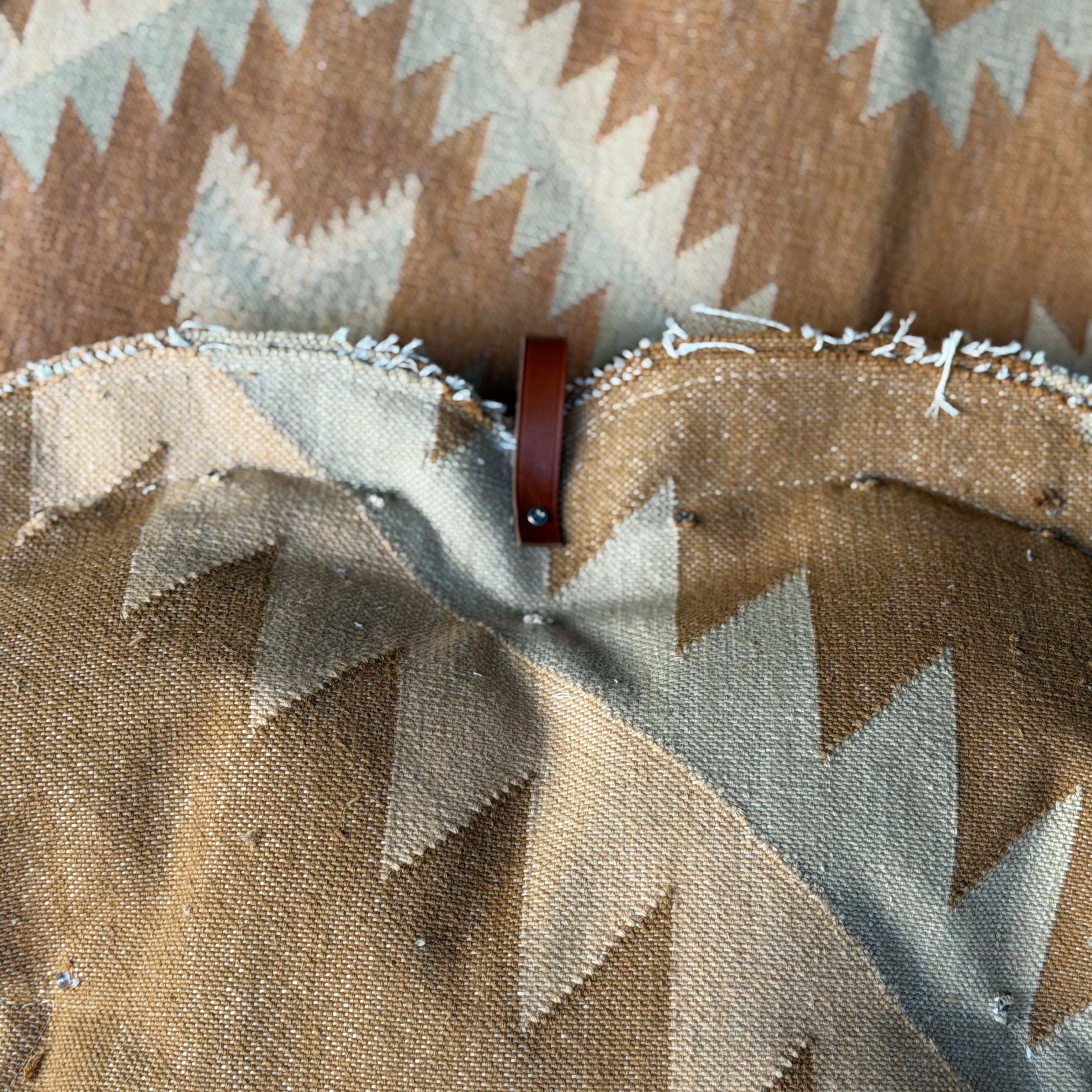 Palme klein NAVAJO mit LED Lichter, im Farbton braun und beige mit Lederlausche