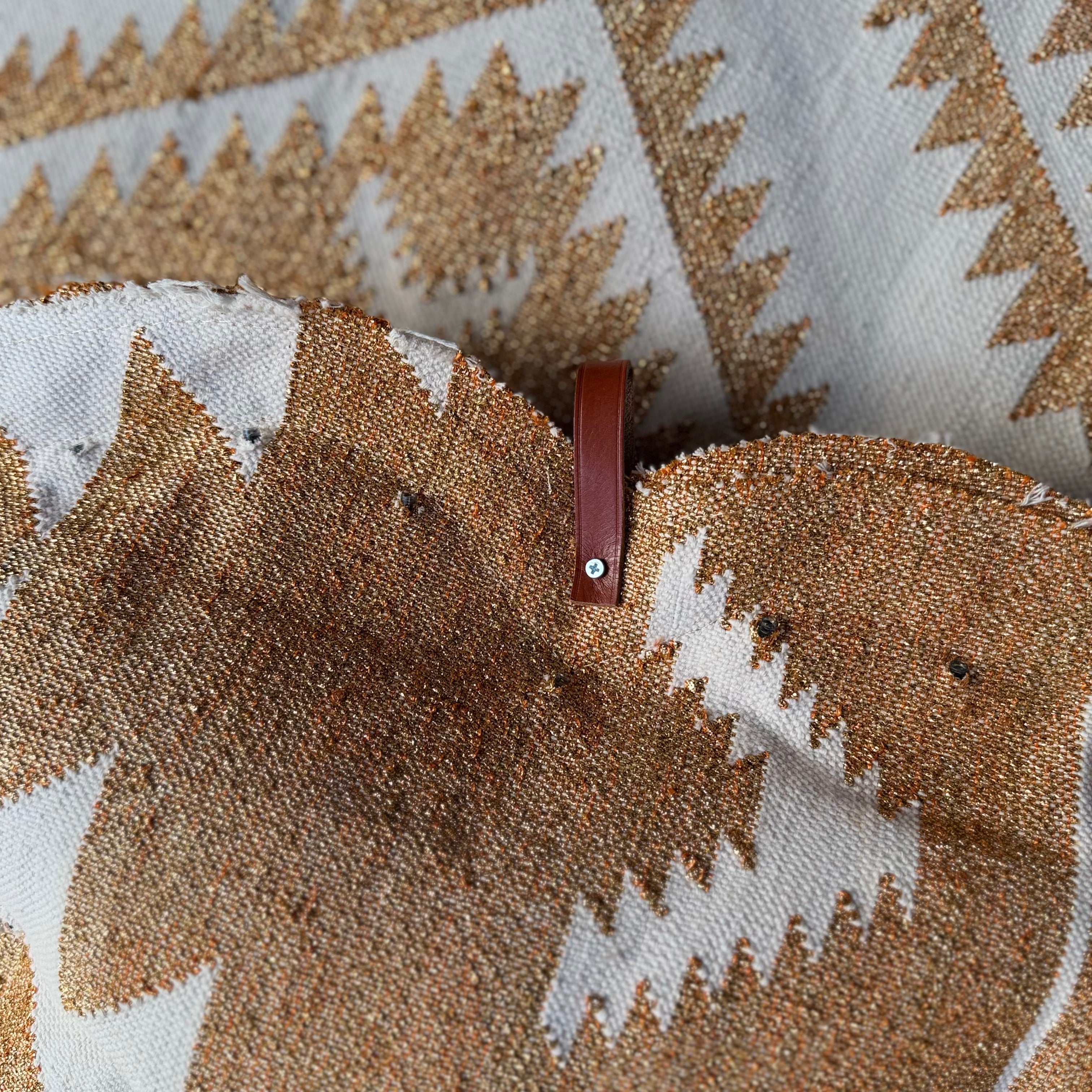 Palme klein NAVAJO mit LED Lichter, im Farbton gold und weiss mit Leder Aufhängung