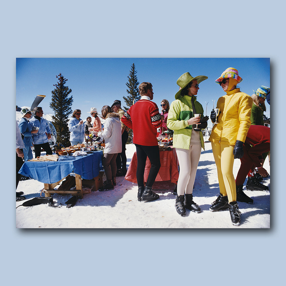 Wandbild Acrylglas Slim Aarons - Snowmass Gathering von Getty Images
