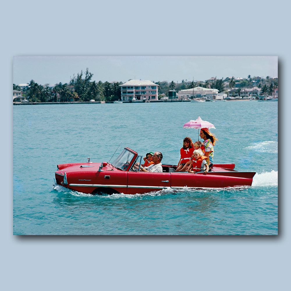 Wandbild Acrylglas Sea Drive fotografiert von Slim Aarons und Hergestellt von Getty Images