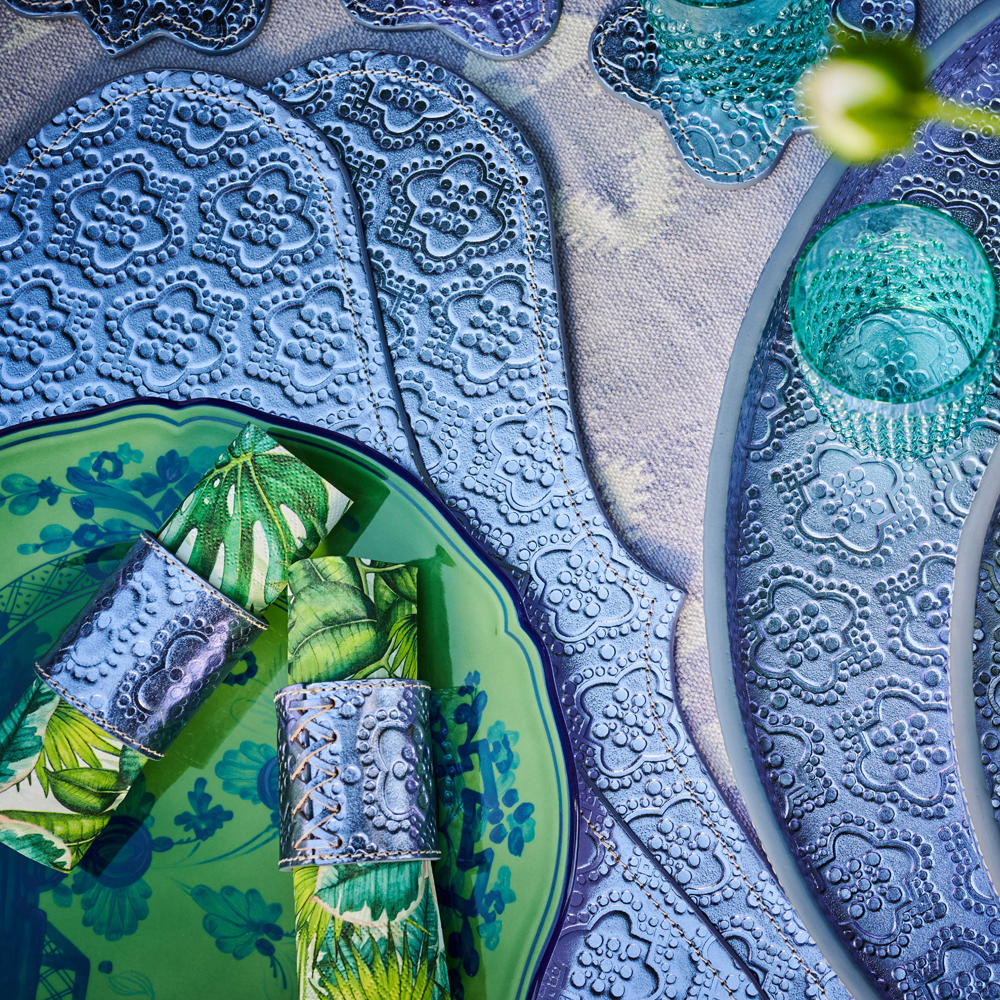 Placemat ICON embossed leather - forget me not