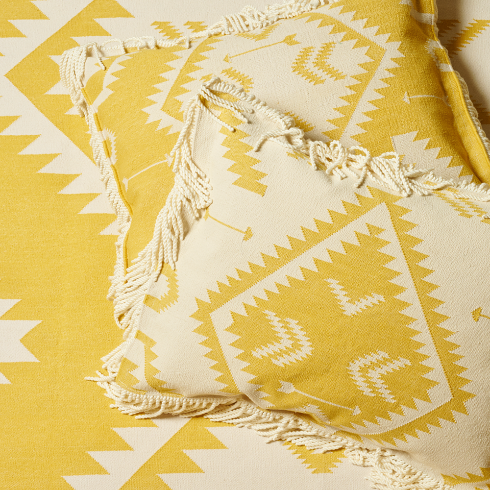 Kissen FRINGES FOREVER - honey - mood1