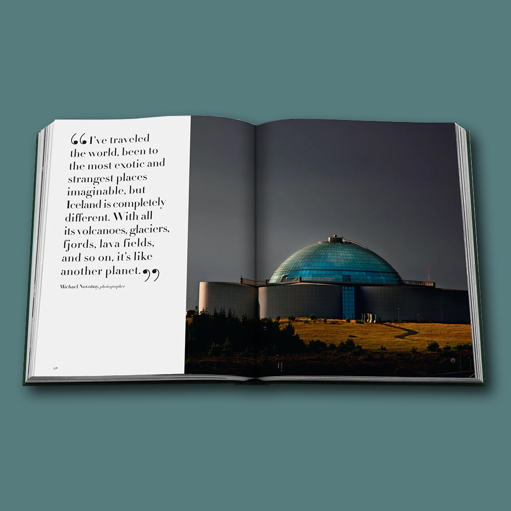 Buch Iceland Epic von ASSOULINE im Farbton Petrol Grün