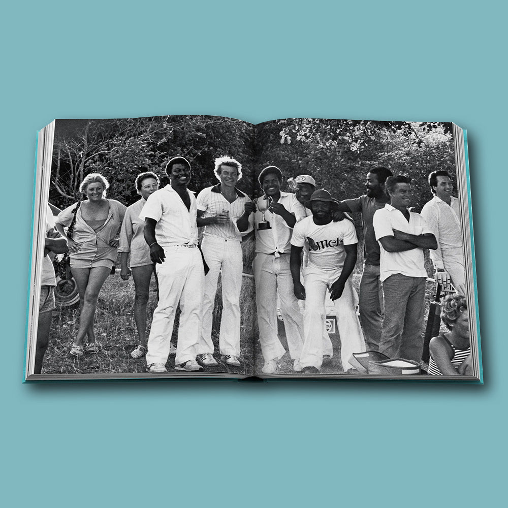 Buch Mustique Icon von ASSOULINE im Farbton türkis