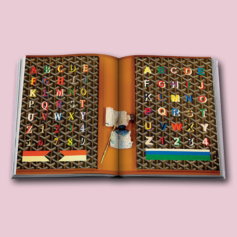 Buch Fashionphile: The Book of Iconic Bags von ASSOULINE im Farbton Rosa