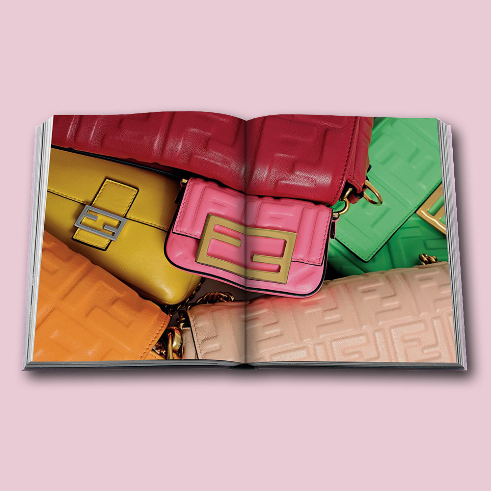Buch Fashionphile: The Book of Iconic Bags von ASSOULINE im Farbton Rosa