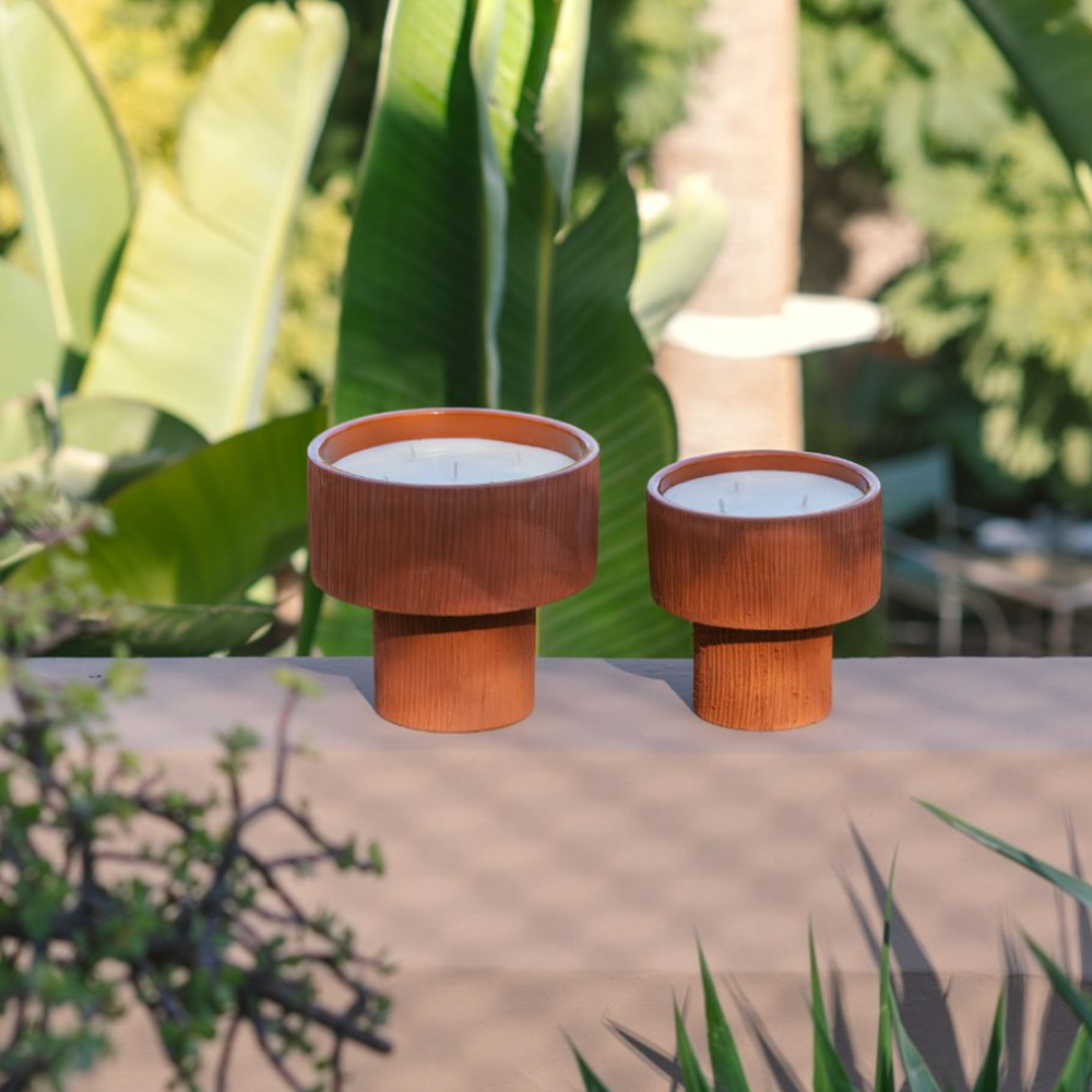 Duftkerze STRIEE TERRACOTTA mit Amber Duftnote in Keramikgefäss von Cote Bougie Marrakech