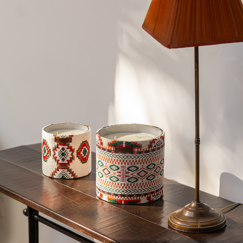Duftkerze ZERBIA mit Musc Charmeur Duftnote mit Textil verkleidet von Cote Bougie Marrakech
