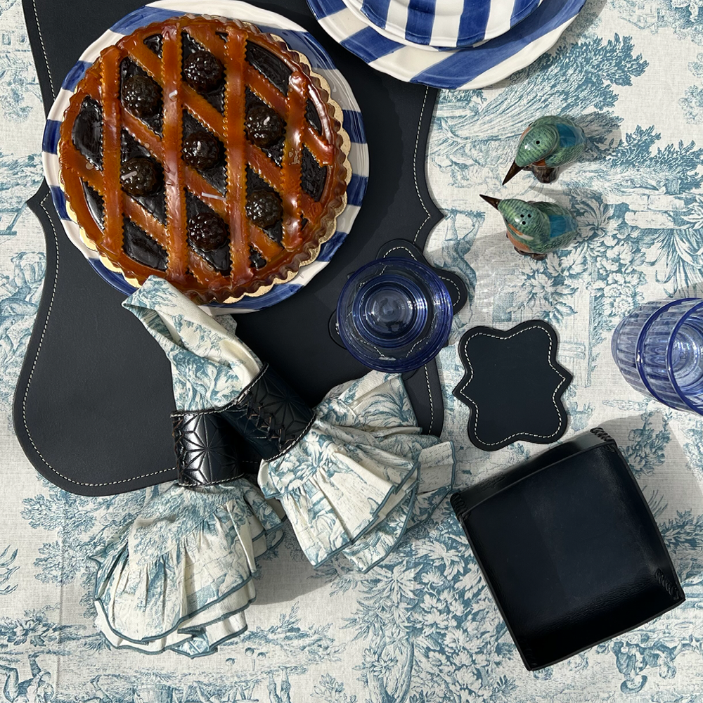 Serviette mit Toile de jouy Muster aus Baumwolle von Borgo delle Tovaglie im Fabton blau