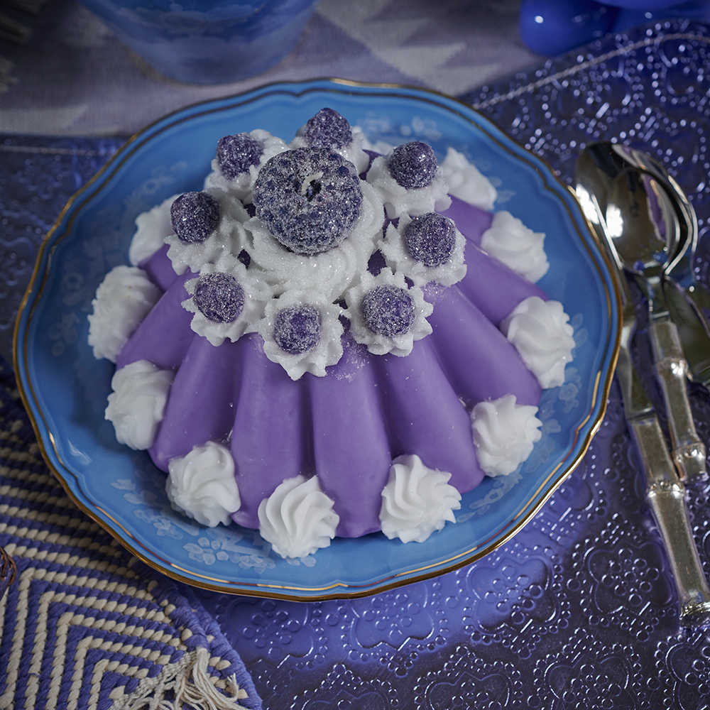 Kerze in Pudding Form von Cereria Introna, lila