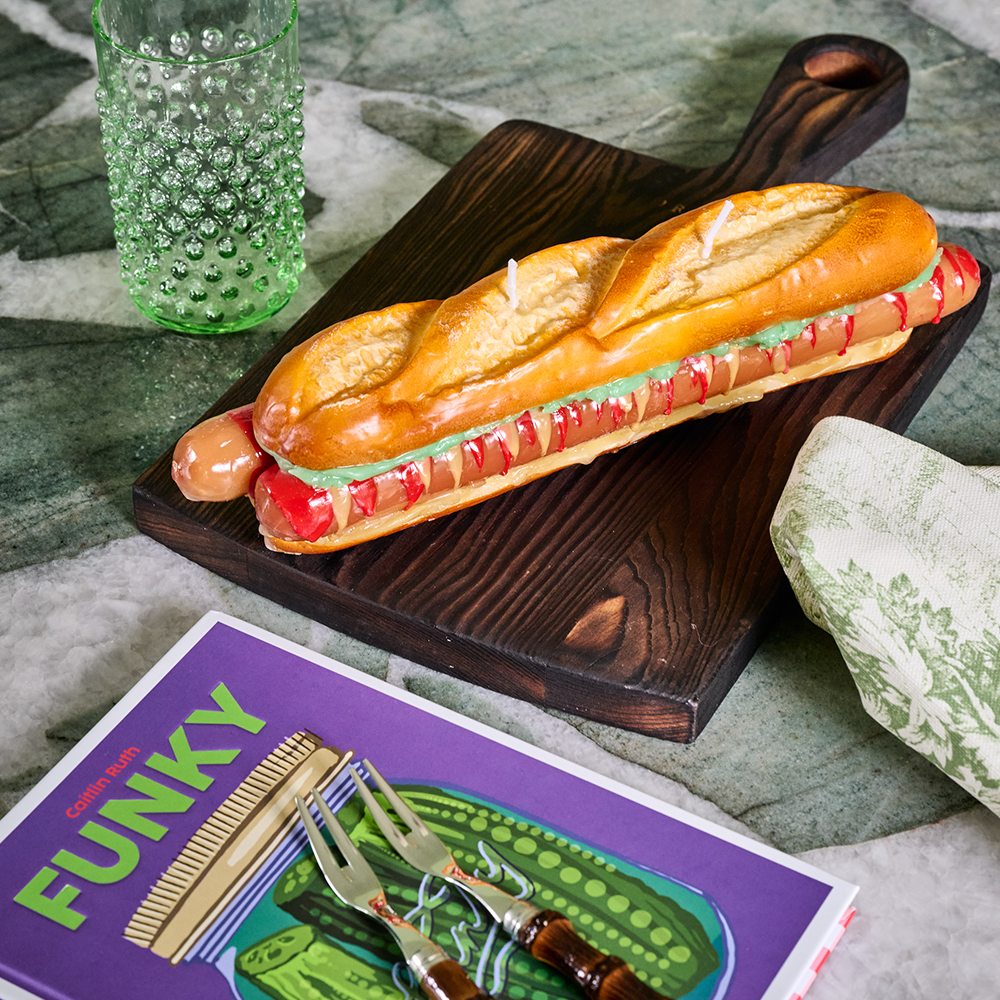 Kerze in Hot Dog Form von Cereria Introna im FROHSINN erhältlich