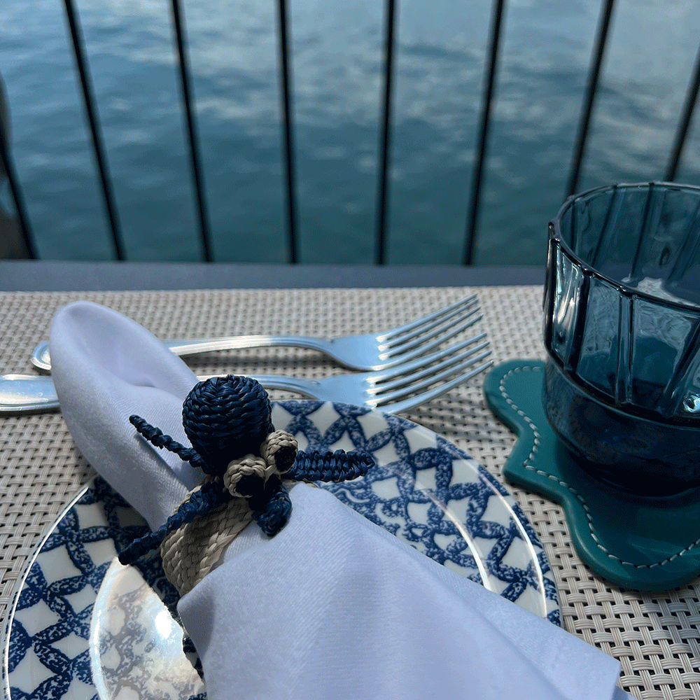 Serviettenring TOQUILLA mit Octopus im Farbton Blau von Coro Cora