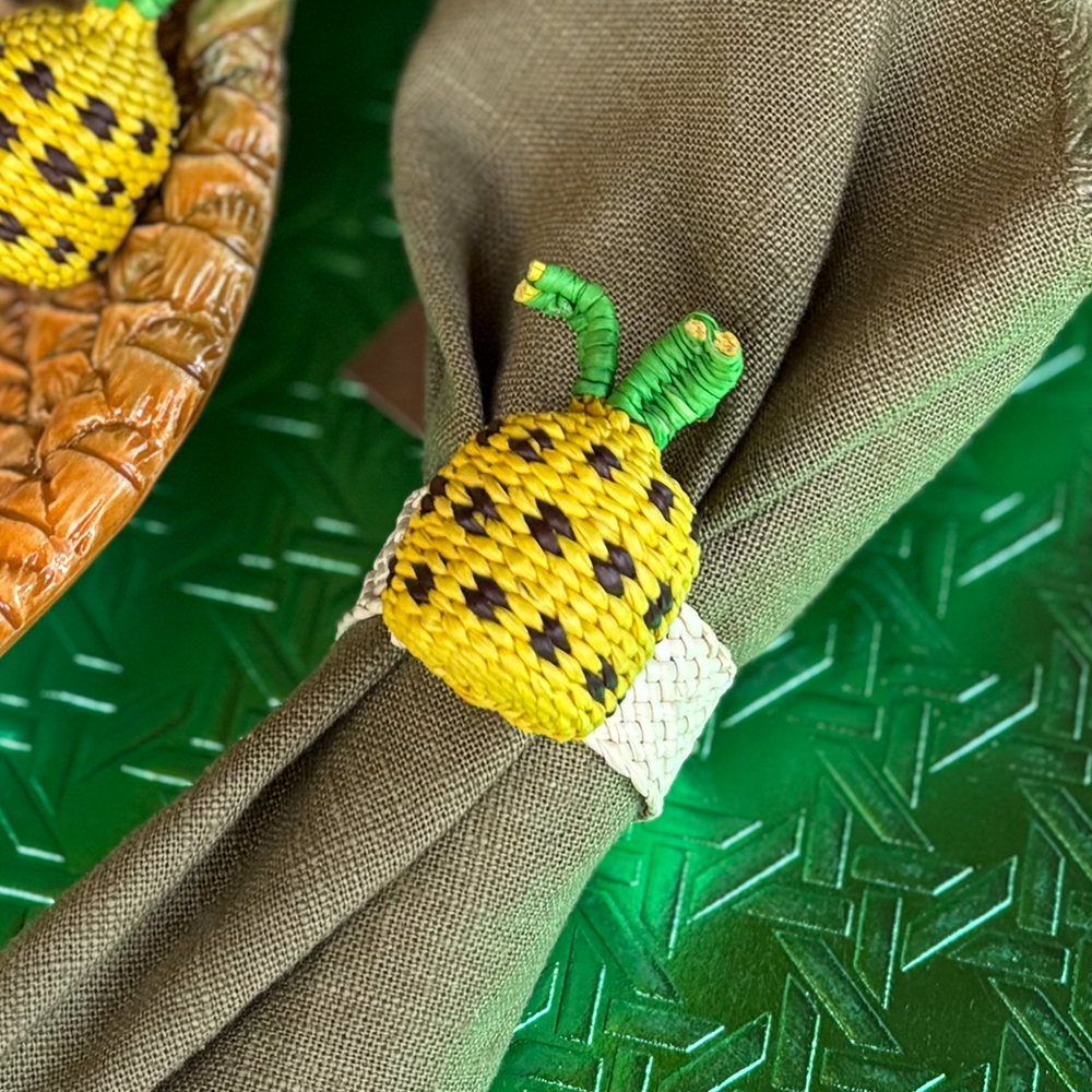 Serviettenring TOQUILLA in Form einer Ananas im Farbton Gelb und Grün von Coro Cora