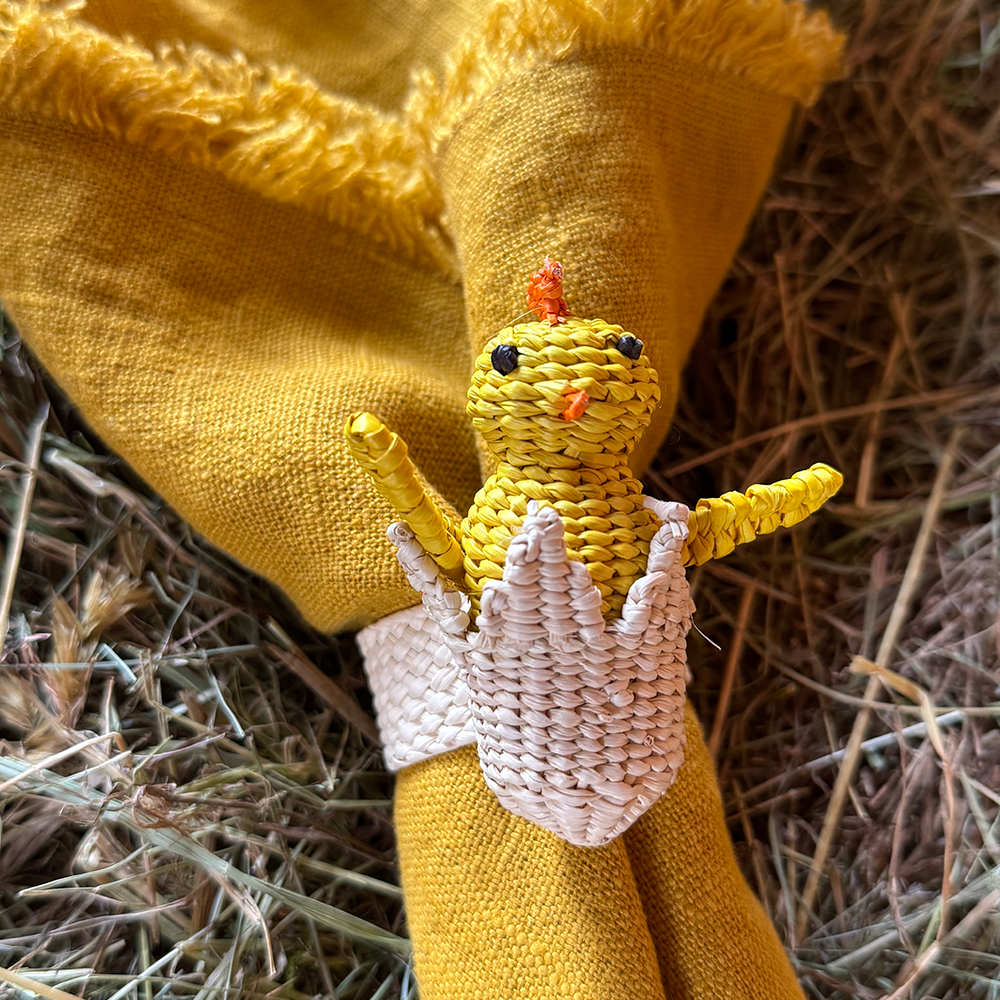 Serviettenring OSTERN in Form eines Kücken im Ei chick eggshell von Coro Cora