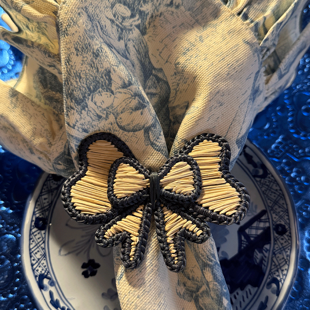 Serviettenring BOW / Schlaufe im Farbton Navy Blau mit Naturfassern von Coro Cora