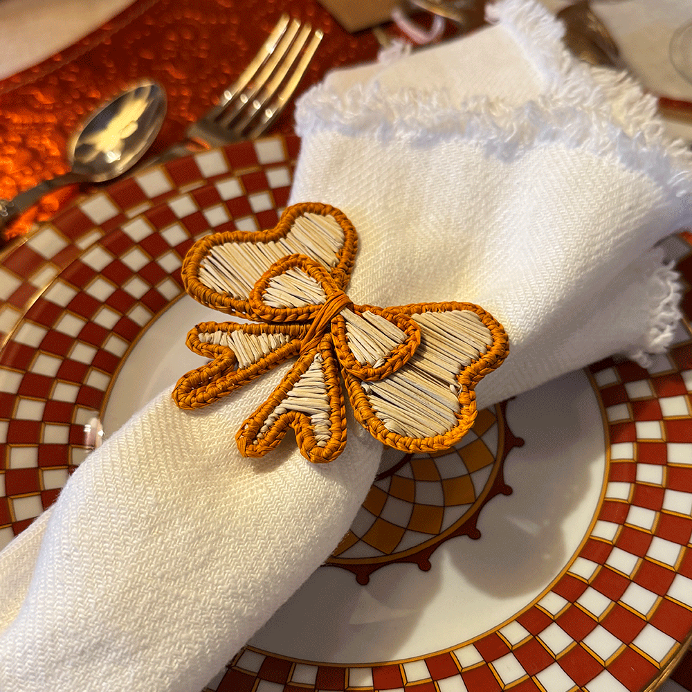 Serviettenring BOW / Schlaufe im Farbton Orange mit Naturfassern von Coro Cora