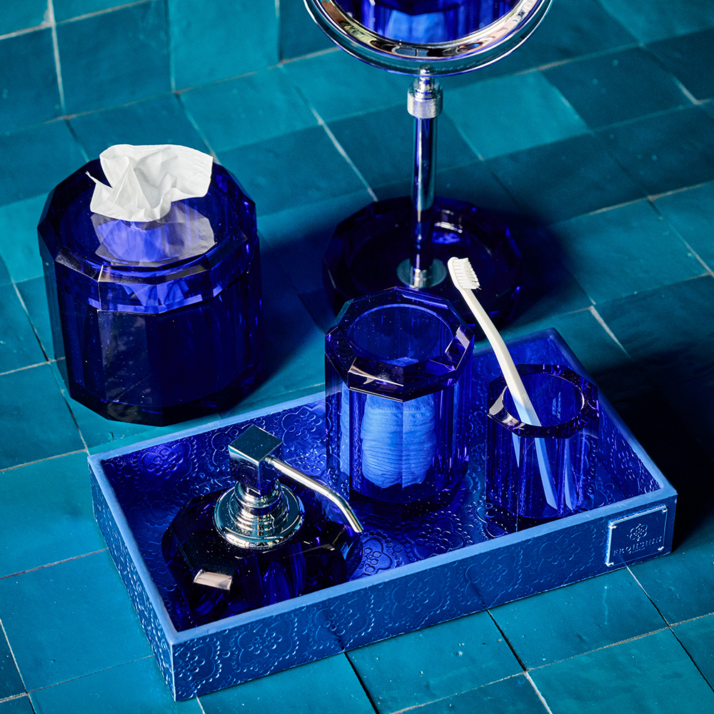 Zahnbürstenbecher aus Kristallglas im Farbton capri blau von Decor Walther mit FROHSINN Accessoires