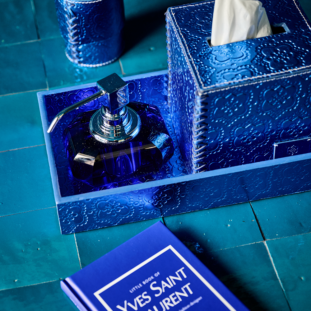 Seifenspender Chrom aus Kristallglas im Farbton  capri blau von Decor Walther mit FROHSINN Accessoires
