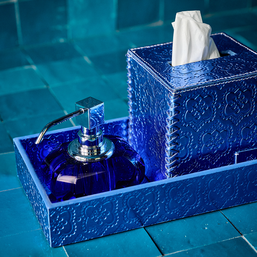 Papiertuchbox ICON aus Leder geprägt im Farbton Electric Blue vom FROHSINN