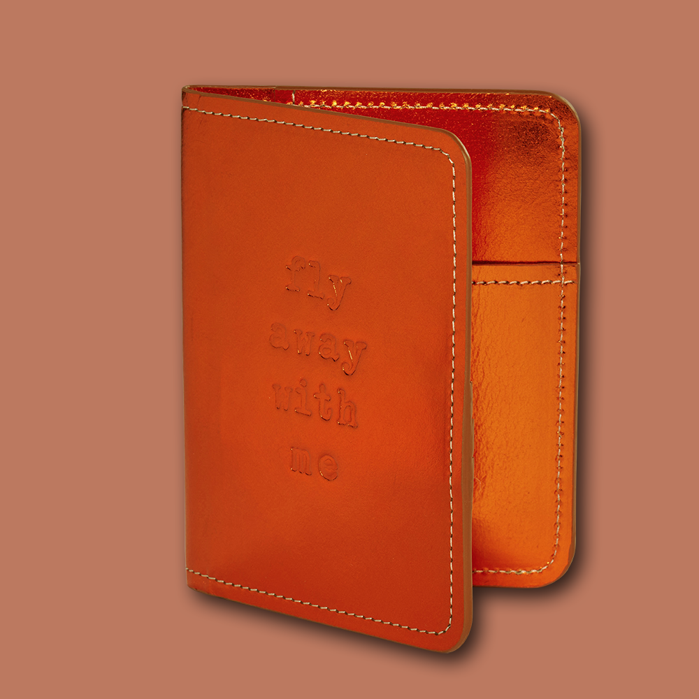 Reisepasshülle LARA aus Leder im Farbton orange glänzend &#39;amber&#39;