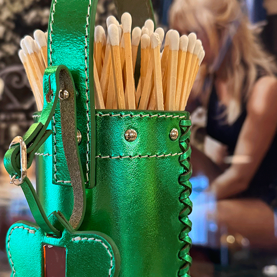 Streichholzbehälter LIFESTYLE aus Leder glatt im Farbton bamboo grün glänzend, vom Brand FROHSINN