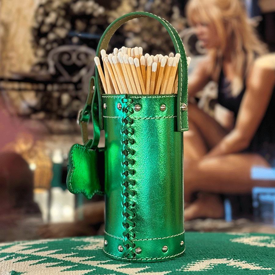 Streichholzbehälter LIFESTYLE aus Leder glatt im Farbton bamboo grün glänzend, vom Brand FROHSINN