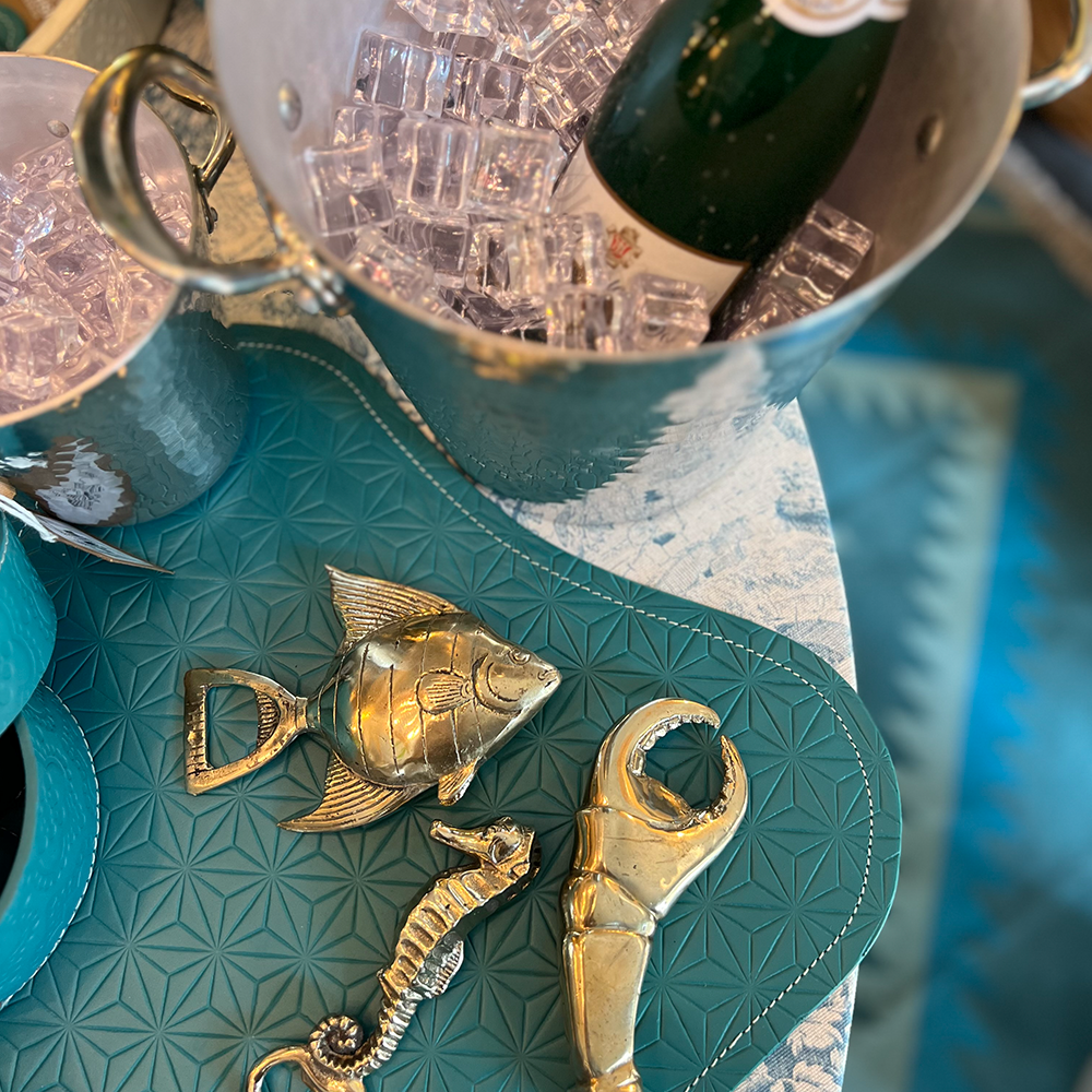 Flaschenöffner in Form eines Goldfisches in Messing von Mahe Homeware