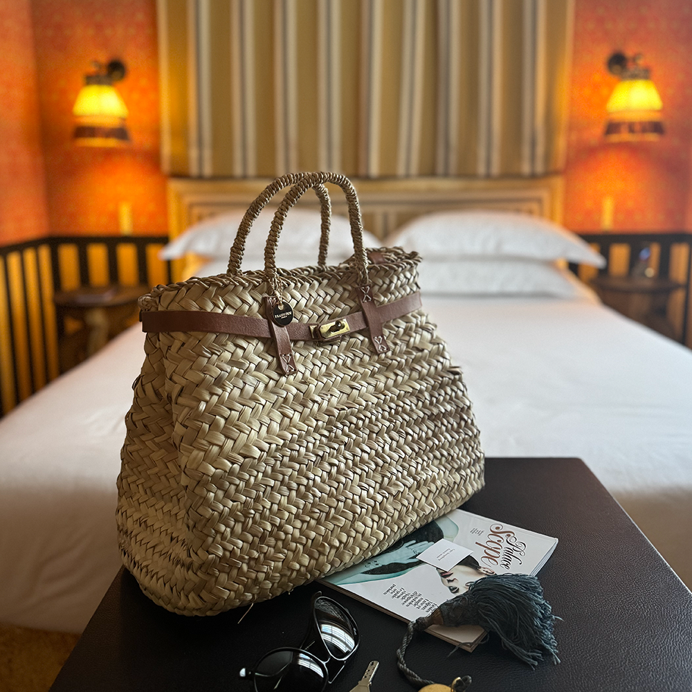 Summer City Bag aus Palmenfaser und mit Lederverschluss vom FROHSINN