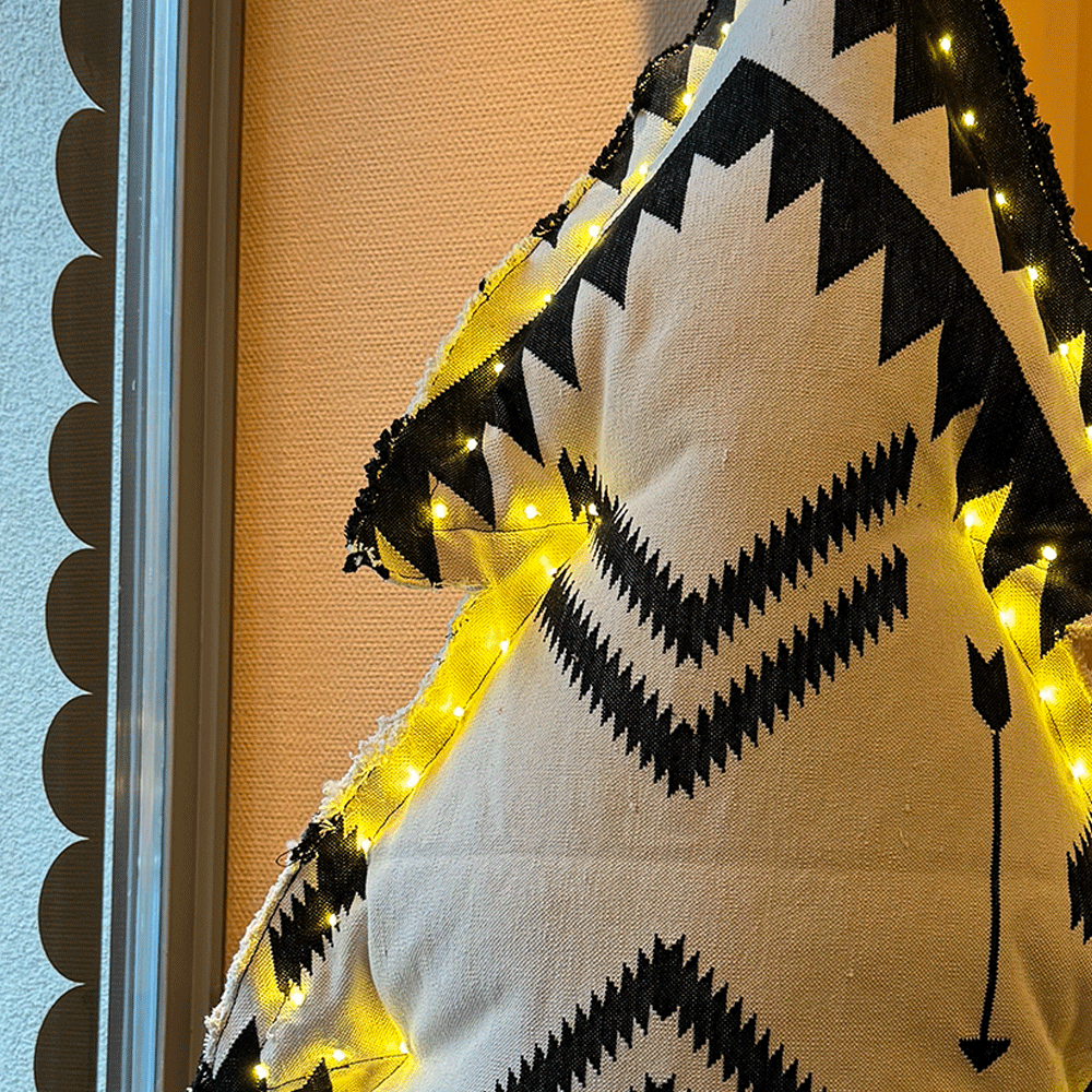 Christmas Tree large NAVAJO - black &amp; white