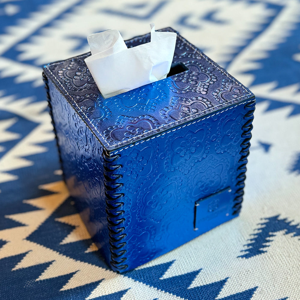 Papiertuchbox ICON aus Leder geprägt im Farbton Electric Blue vom FROHSINN
