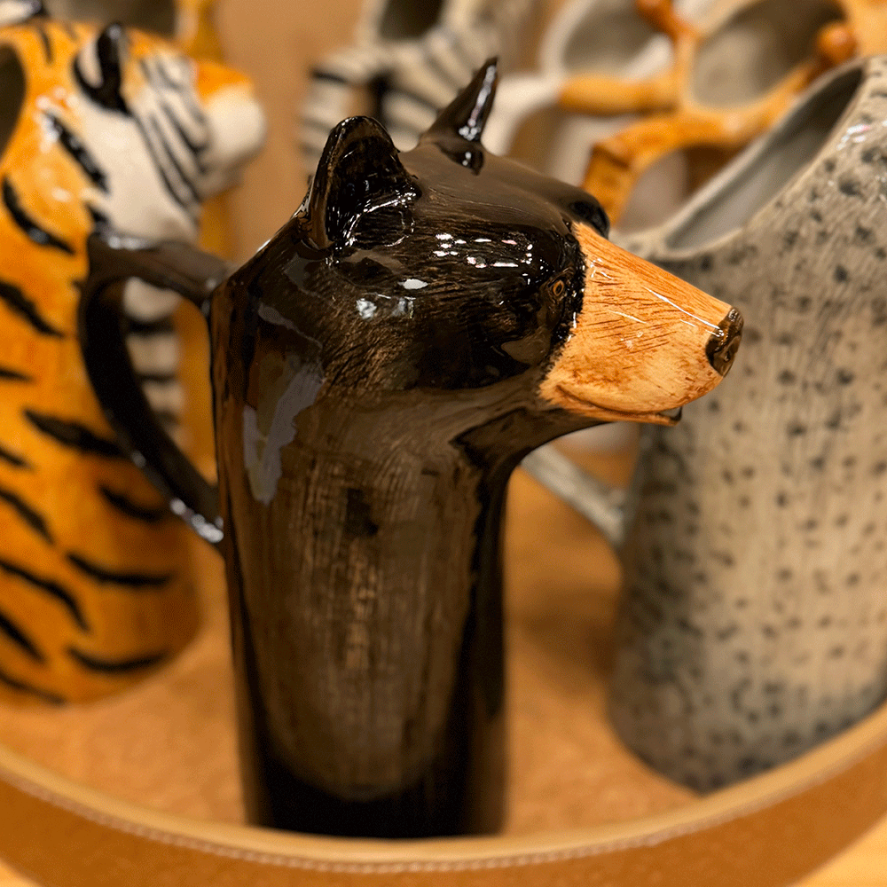 Schwarzbär Krug aus Keramik von Quail Ceramics