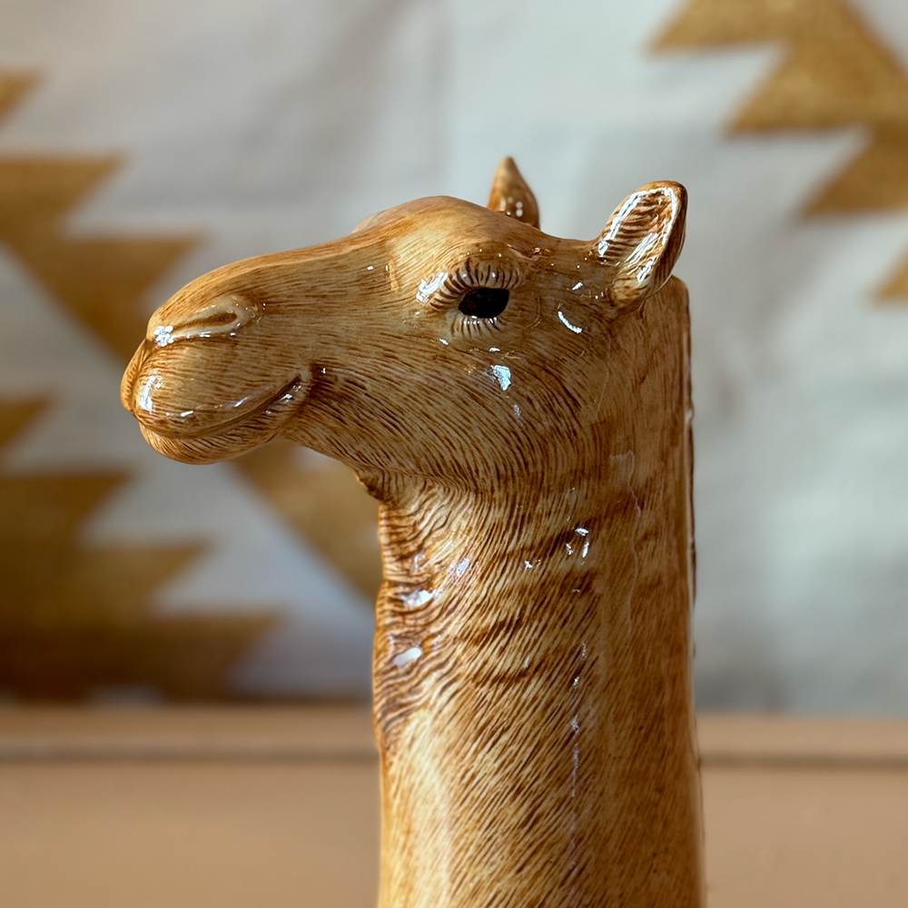 Kamel Vase von Quail Ceramic aus Keramik, im Farbton beige