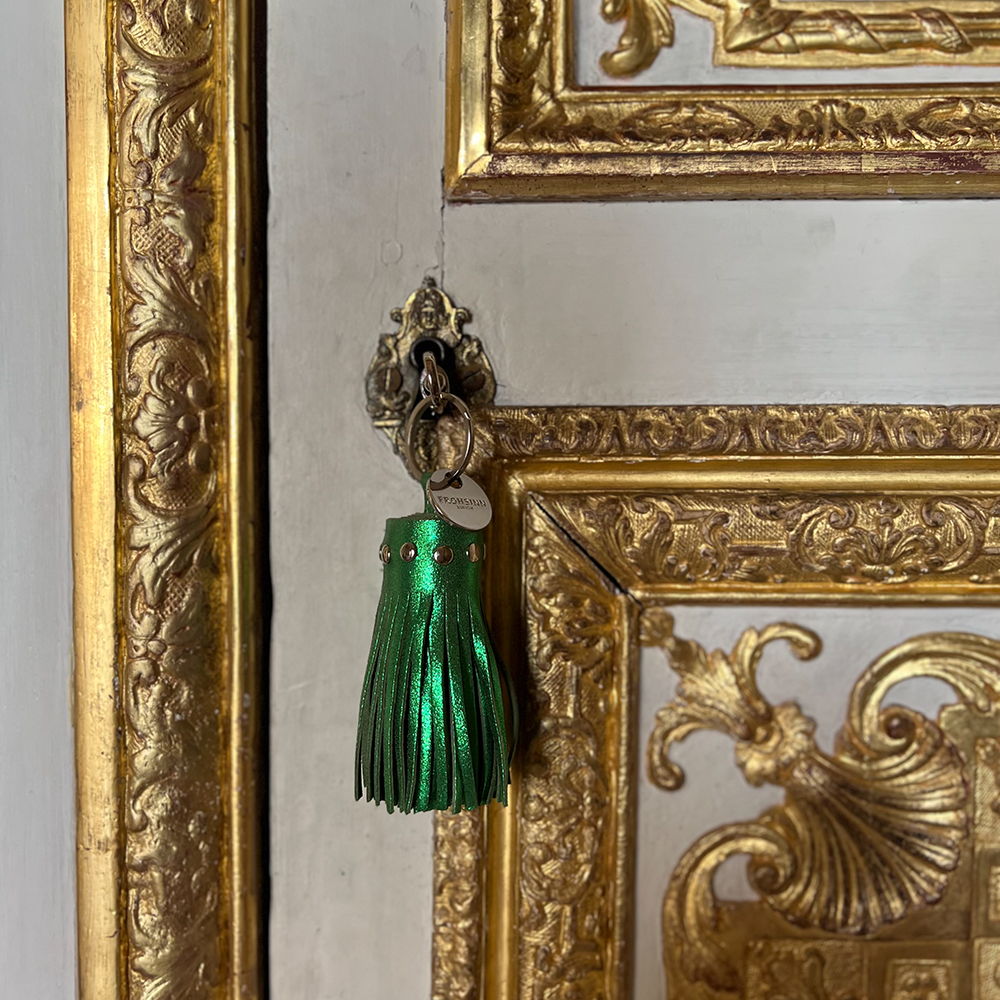 Schlüsselanhänger TASSEL aus Leder im Farbton grün 'bamboo'