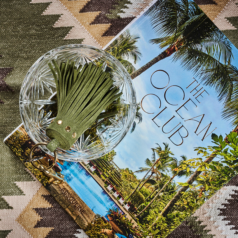 Schlüsselanhänger TASSEL aus Leder im Farbton grün 'olive'