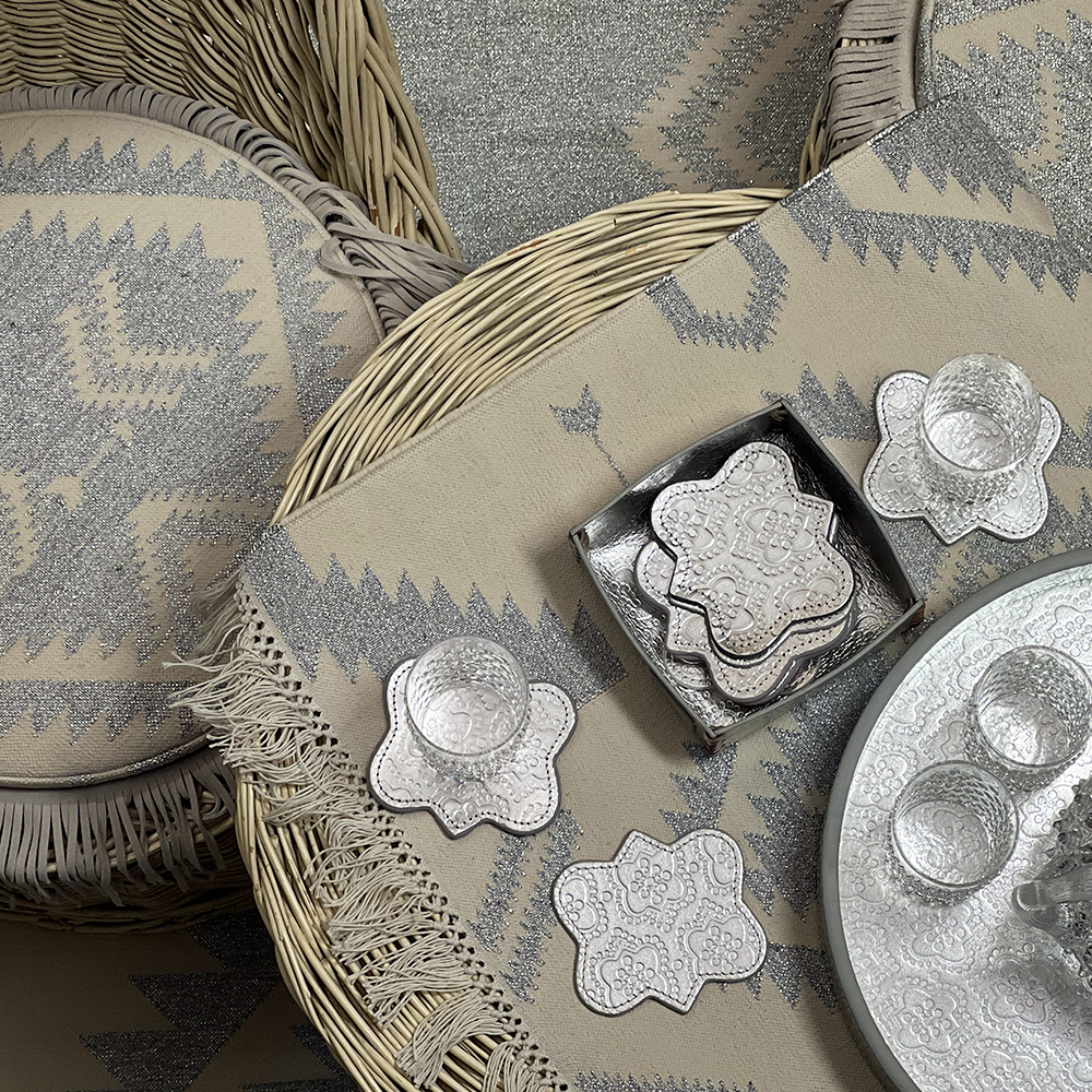 Kissen rund Mood Navajo Glamour in silber vom FROHSINN