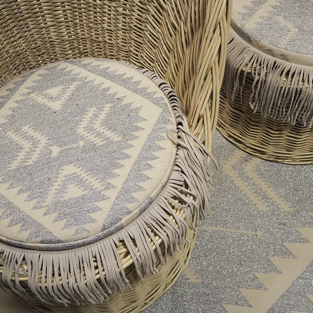 Kissen rund Mood Navajo Glamour in silber vom FROHSINN
